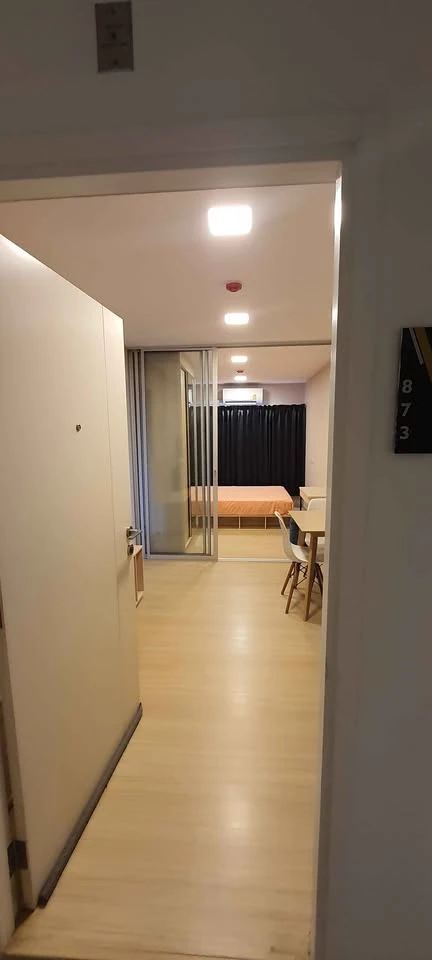 For rent: Plum Condo Rangsit Alive Phase 1, near Bangkok University, 4th floor, Building D. Fully furnished with appliances, ready to move in.