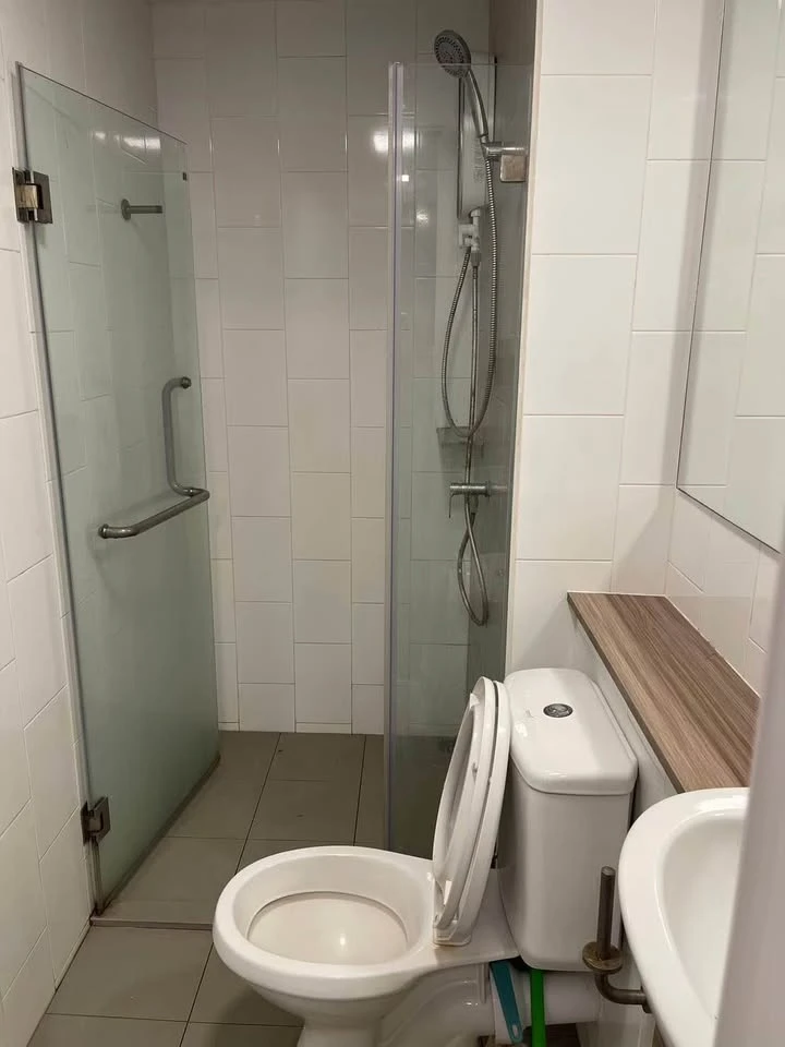 For rent: Plum Condo Rangsit Alive Phase 2, 1st floor, next to the pool, open to see the pool right away, built-in furniture, complete electrical appl