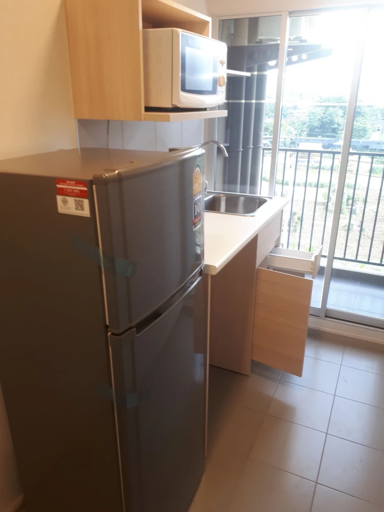 For rent: Plum Condo Rangsit Alive Phase 2, 5th floor, fully furnished and equipped with electrical appliances. Just bring your bags and move in.