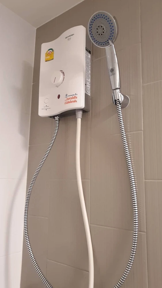 For rent: Plum Condo Rangsit Alive Phase 2, 5th floor, fully furnished and equipped with electrical appliances. Just bring your bags and move in.