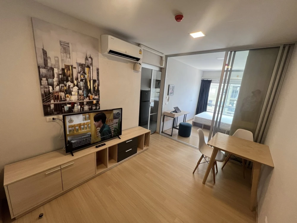 For rent: Plum Condo Rangsit Alive Phase 2, Building A, 4th floor, corner room, extremely private, very worth booking.