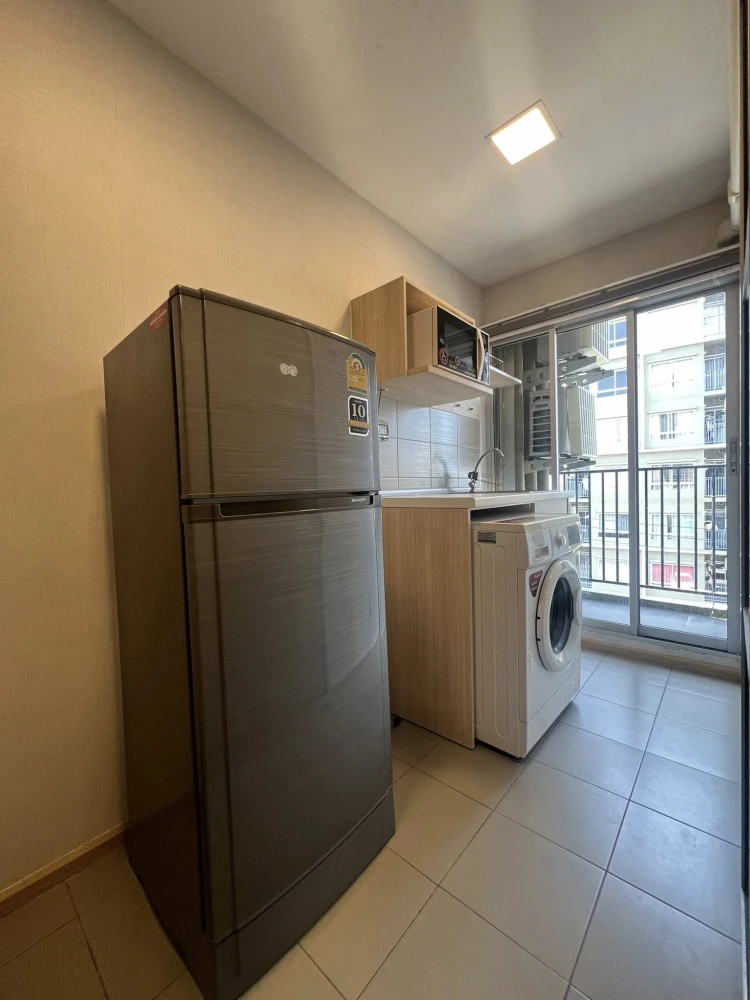 For rent: Plum Condo Rangsit Alive Phase 2, Building A, 4th floor, corner room, extremely private, very worth booking.