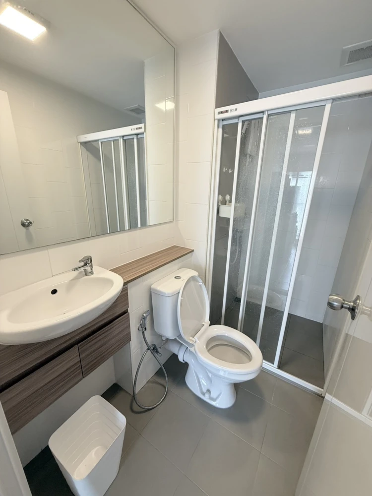 Plum Condo Rangsit Alive Phase 2 for rent. Beautiful and comfortable room. Book now!!