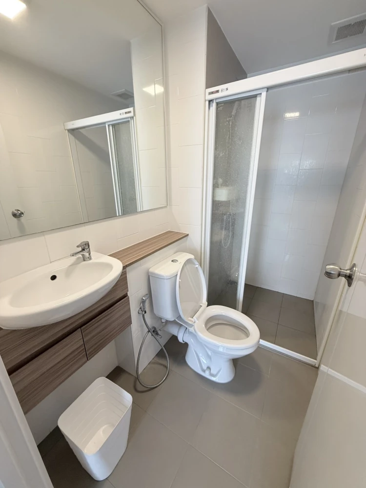 Plum Condo Rangsit Alive Phase 2 for rent. Beautiful and comfortable room. Book now!!