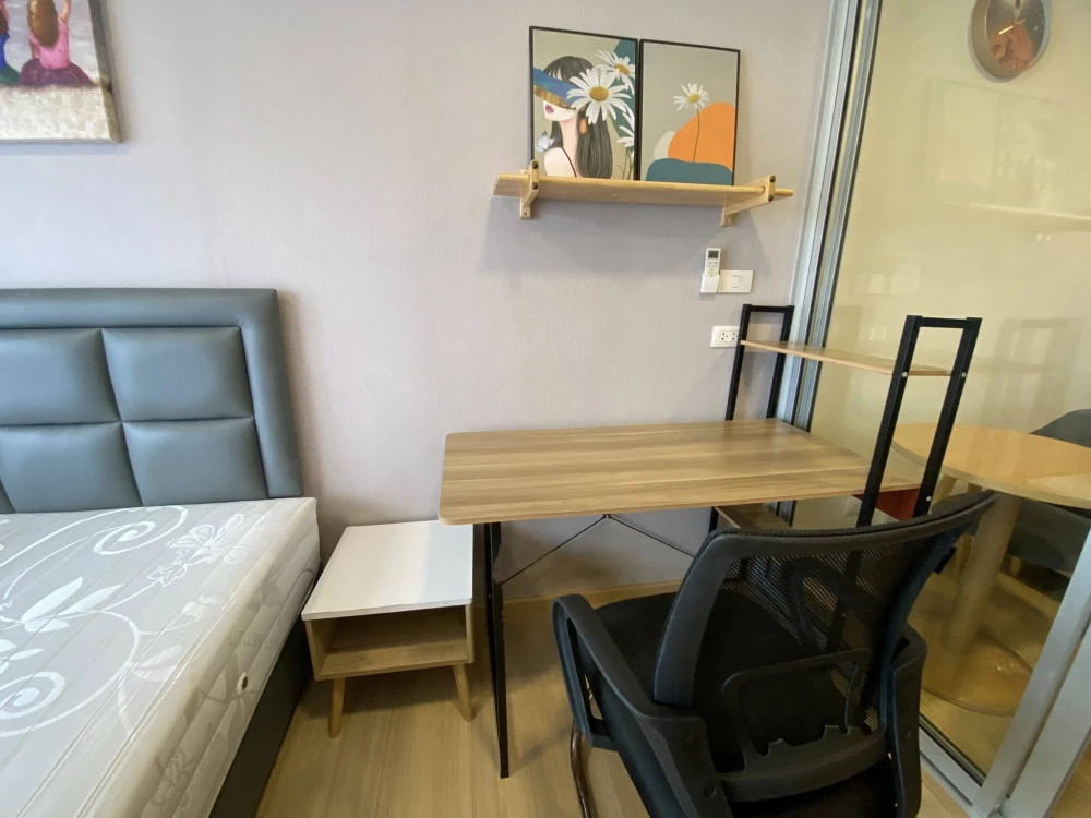 For rent: Plum Condo Rangsit Fresh, 8th floor, pool view. Clean room with built-in furniture and mirrors. Ready to move in.