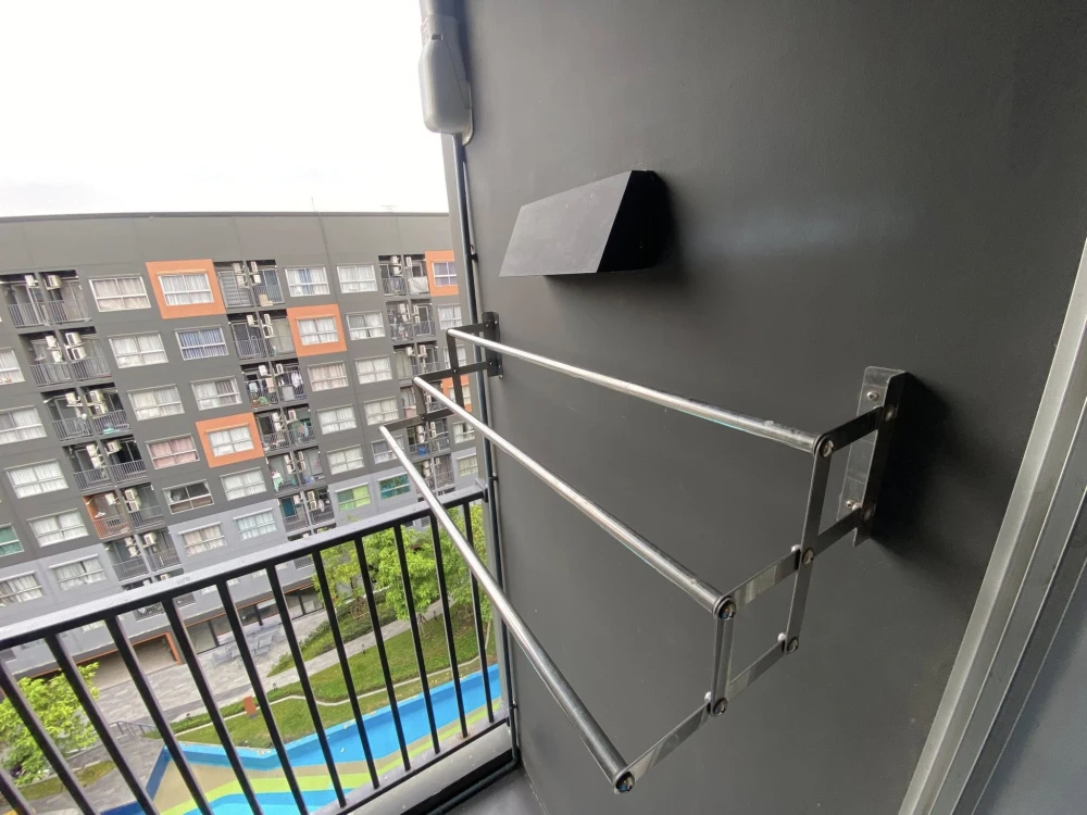 For rent: Plum Condo Rangsit Fresh, 8th floor, pool view. Clean room with built-in furniture and mirrors. Ready to move in.