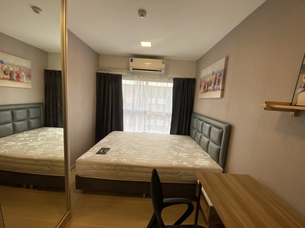 For rent: Plum Condo Rangsit Fresh, 8th floor, pool view. Clean room with built-in furniture and mirrors. Ready to move in.