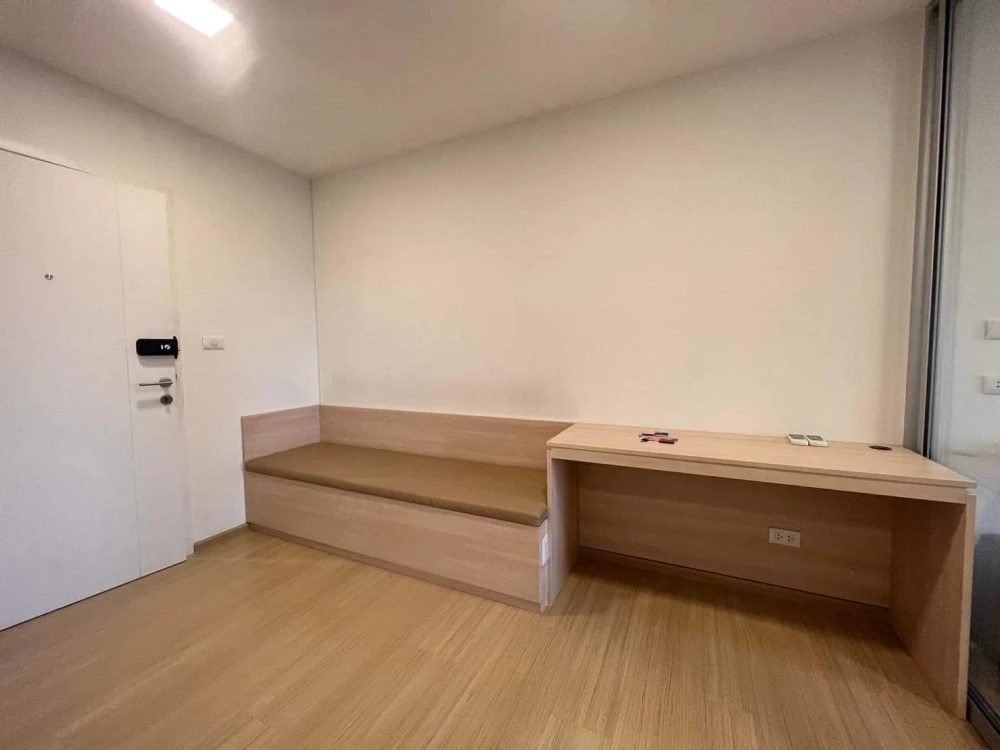 For rent: Plum Condo Rangsit Fresh, beautiful built-in room, Muji style, great price, you can't miss it.