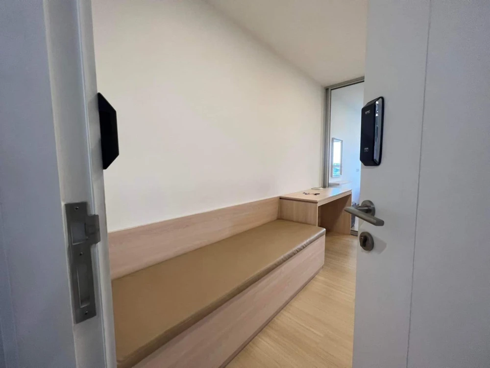 For rent: Plum Condo Rangsit Fresh, beautiful built-in room, Muji style, great price, you can't miss it.