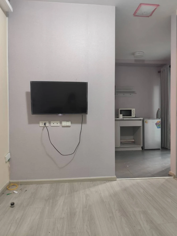 For rent Plum Condo Ramkhamhaeng 60 Interchange. The room is separated into a very good area. The room next to the swimming pool is very chic. Move no