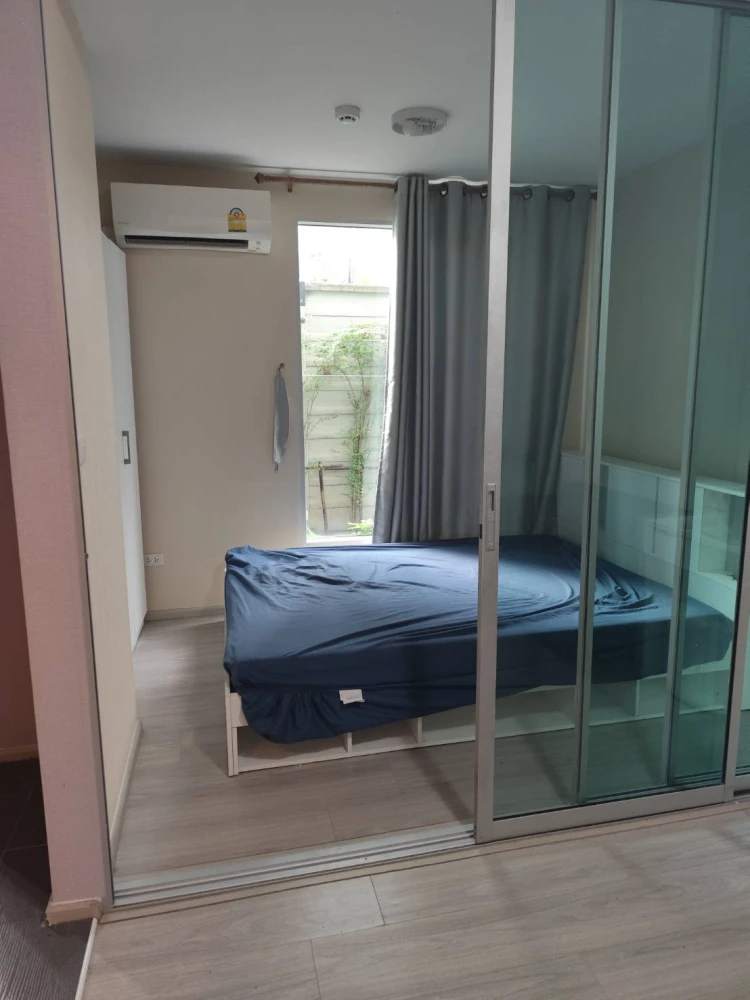 For rent Plum Condo Ramkhamhaeng 60 Interchange. The room is separated into a very good area. The room next to the swimming pool is very chic. Move no