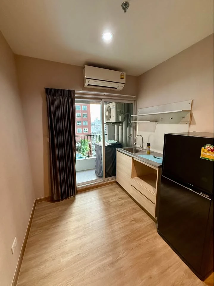 Plum Condo Ramkhamhaeng Station for rent, 8th floor. Fully furnished with appliances and washing machine. Pool view. Ready to move in.