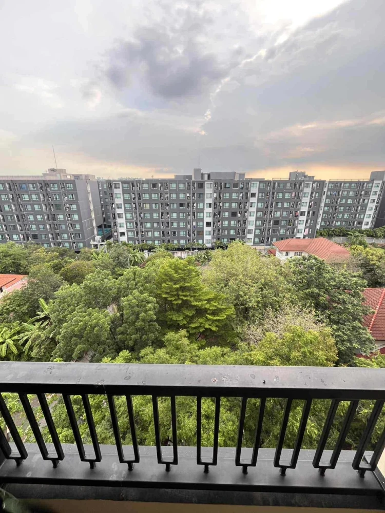 For rent: Plum Condo Saphan Mai Station, fully furnished with furniture and appliances, just bring your bags and move in.