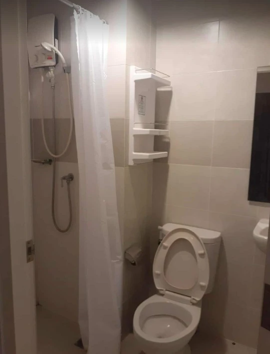 Plum Condo Samakkhi for rent. The room's windows face north, preventing direct sunlight all day long. Not hot or stuffy. The room is designed to be pr