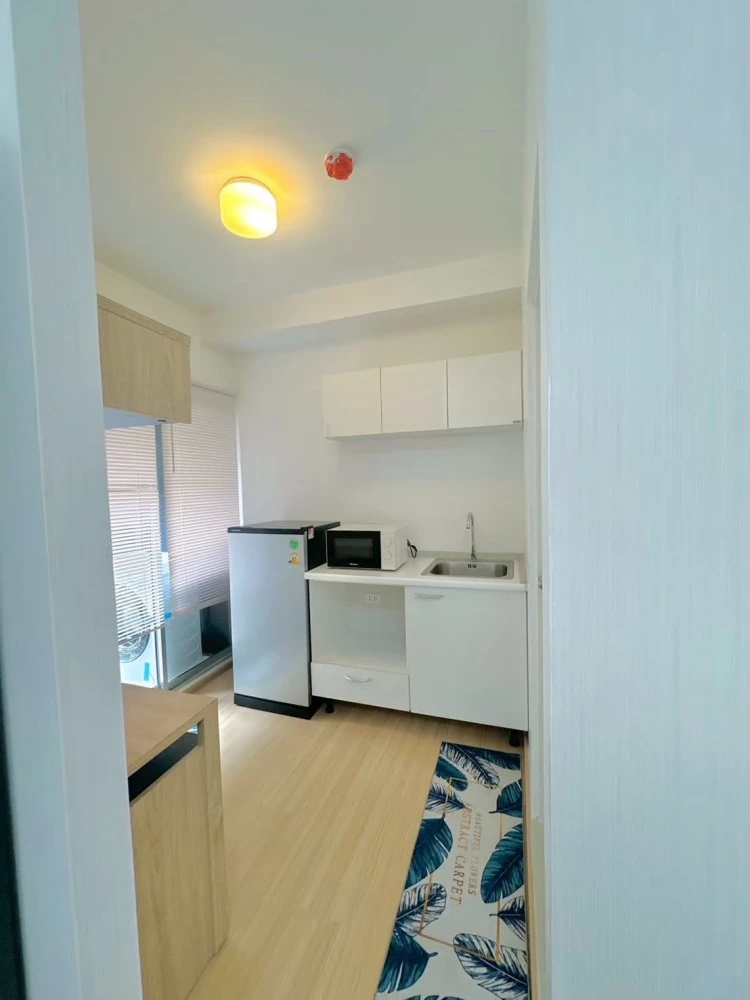 For rent: Plum Condo Samakee, minimalist style room with complete amenities. Great value! Book now, don't miss out!