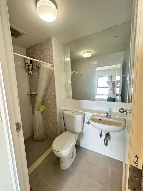 Plum Condo Central Station for rent. High floor unit, ready to move in, fully furnished. Affordable price. Book now before it's too late! This price i