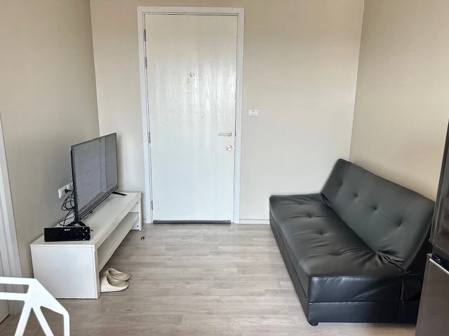 Plum Condo Central Station for rent. High floor unit, ready to move in, fully furnished. Affordable price. Book now before it's too late! This price i