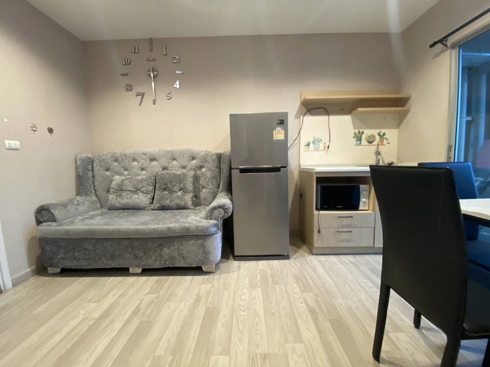 Plum Condo Chokchai 4 for rent, ready to move in, fully furnished, appliances included, just bring your bags and move in. Don't miss out!