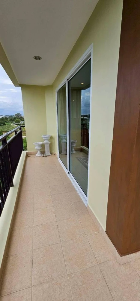 For rent: Porchland 2 Jomtien Resort, size 95 sq m., very spacious, corner room with walk-in closet, very shady view, must reserve like this.