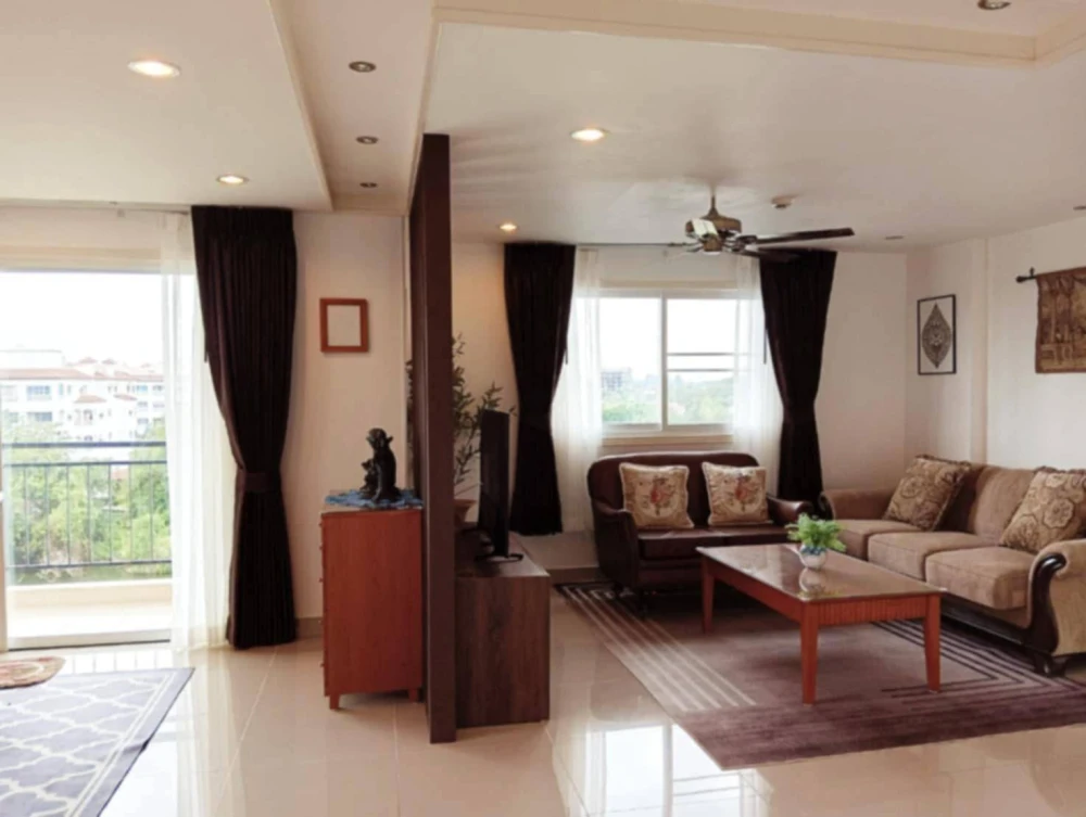For rent: Porchland 2 Jomtien Resort, size 95 sq m., very spacious, corner room with walk-in closet, very shady view, must reserve like this.