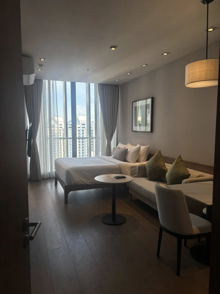 For rent: Park 24 Origin Phrom Phong, 20th floor, very high floor, simply decorated, ready to move in!
