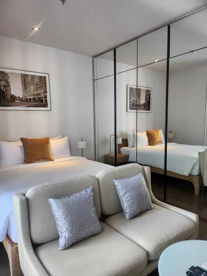 For rent: Park 24 Origin Phrom Phong, 42nd floor, very high, studio style, but comfortable, not cramped, hurry and book now.