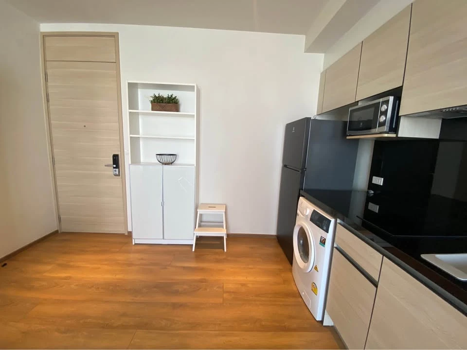 For rent: Park 24 Origin Phrom Phong, 45th floor, very high, simply decorated but looks great, warm and comfortable atmosphere, you must arrange it!!