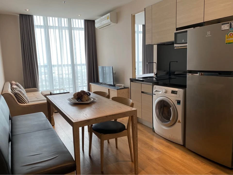 For rent: Park 24 Origin Phrom Phong, 46th floor, highest floor, stunning city view, simply decorated, nice to live in. Can you not book it?