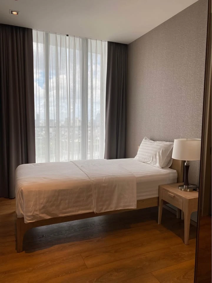 For rent: Park 24 Origin Phrom Phong, 46th floor, highest floor, stunning city view, simply decorated, nice to live in. Can you not book it?
