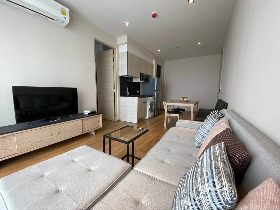 For rent: Park 24 Origin Phrom Phong, 46th floor, highest floor, stunning city view, simply decorated, nice to live in. Can you not book it?