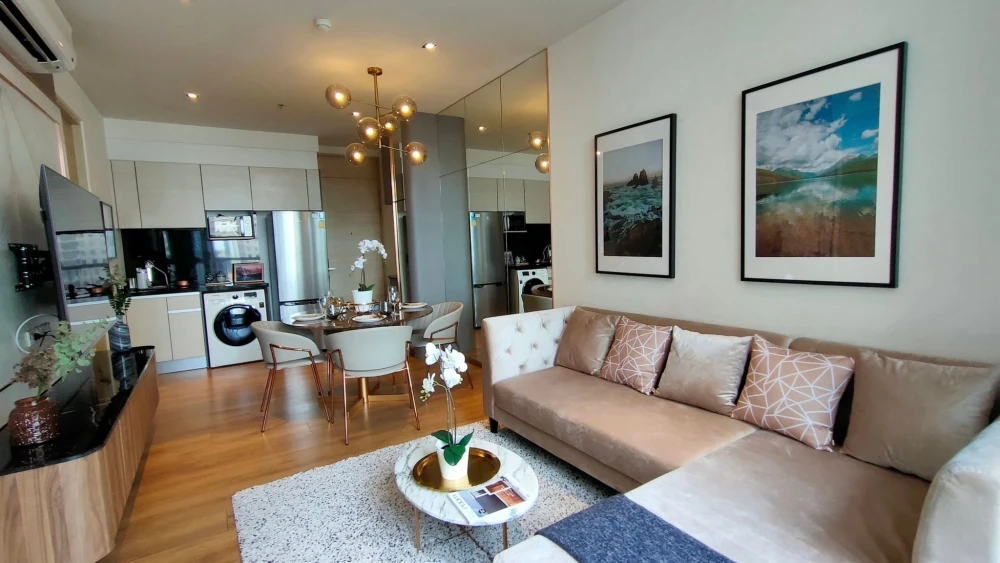 For rent: Park 24 Origin Phrom Phong, corner room, 2 sides, balcony facing north, Benjasiri Park view, appliances ready to use.