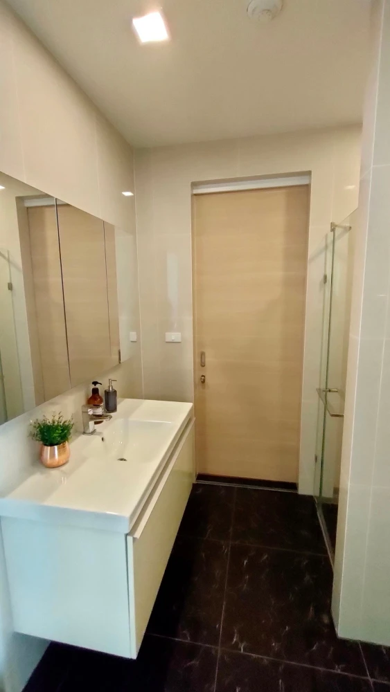 For rent: Park 24 Origin Phrom Phong, corner room, 2 sides, balcony facing north, Benjasiri Park view, appliances ready to use.