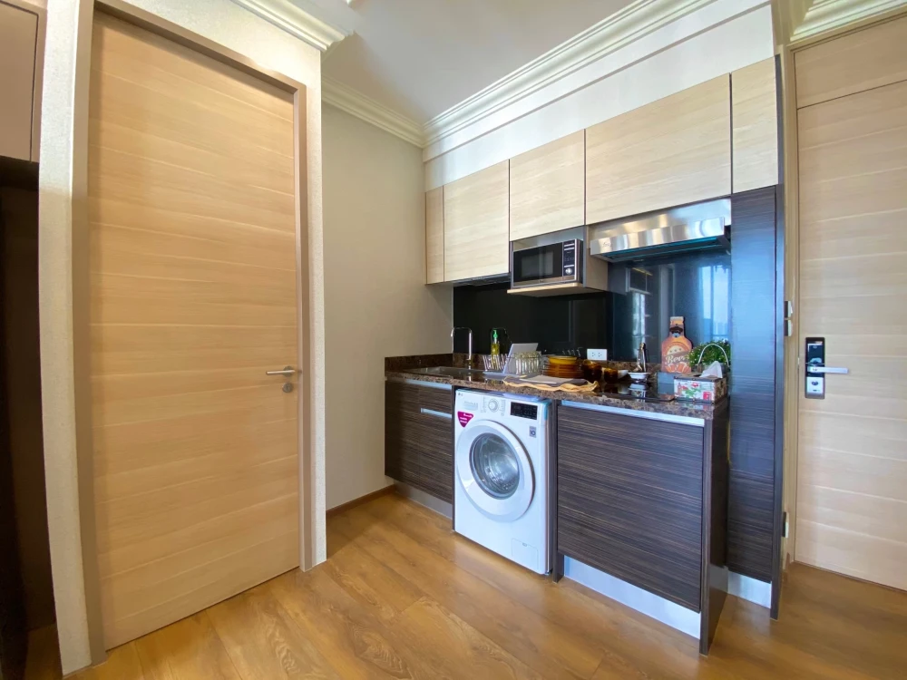For rent: 2 bedrooms, 1 bathroom, fully furnished at Park 24 Origin Phrom Phong. Book now!