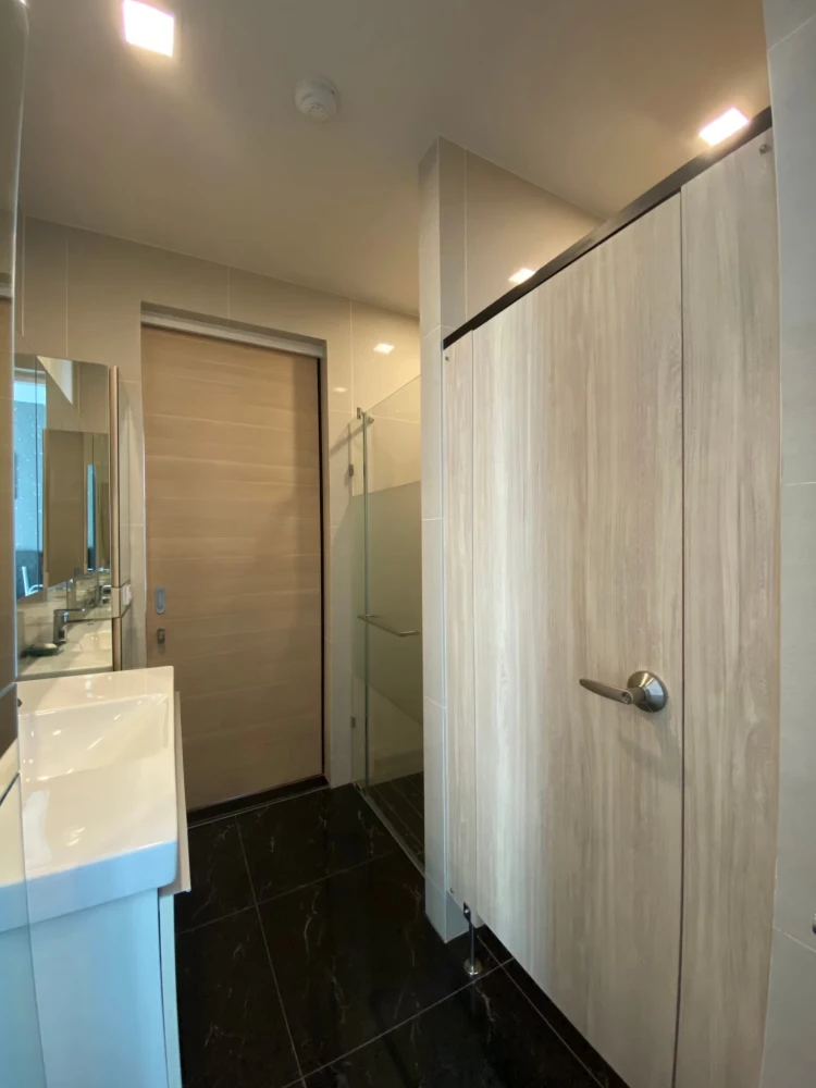 For rent: 2 bedrooms, 1 bathroom, fully furnished at Park 24 Origin Phrom Phong. Book now!