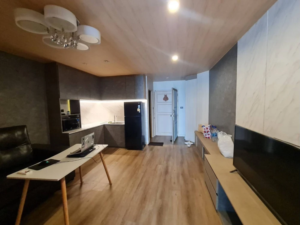 For rent: Park Beach (North Pattaya), relax in style with a stunning sea view, spacious, airy, comfortable, don't miss it.