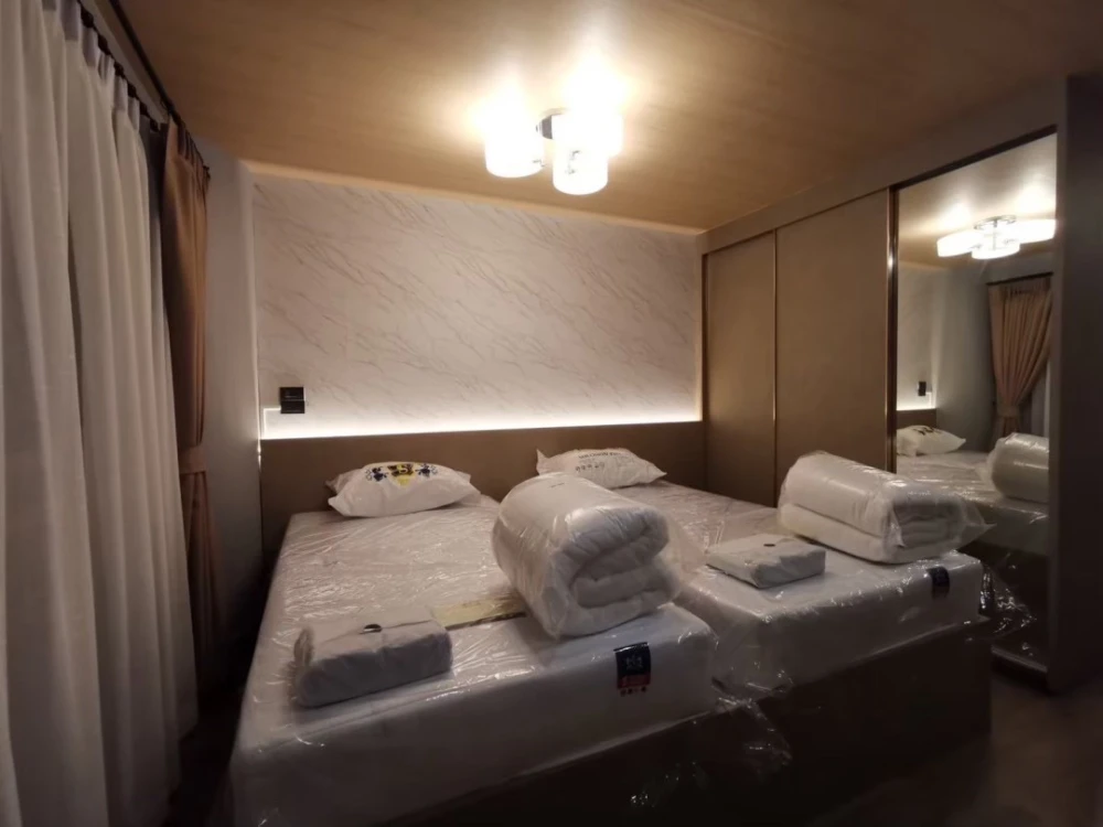 For rent: Park Beach (North Pattaya), large room, wide balcony, panoramic sea view from the room, fully furnished, must book.