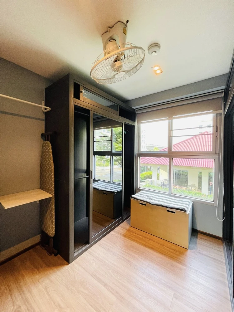 For Rent: Park View Vibhavadi, large room!! 64 sq m. Quiet and uncrowded. Beautifully decorated with built-in furniture. Don't miss out!