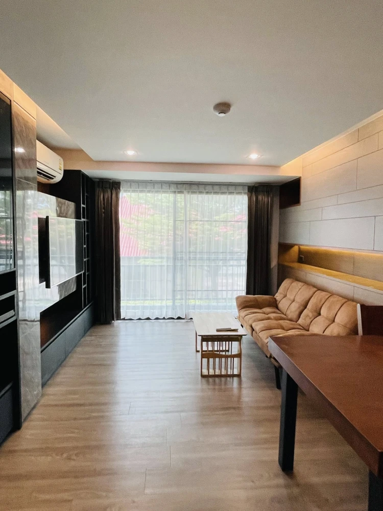 For Rent: Park View Vibhavadi, large room!! 64 sq m. Quiet and uncrowded. Beautifully decorated with built-in furniture. Don't miss out!