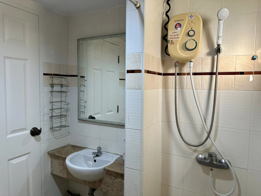 For rent: Park View Vibhavadi, Building C2, 6th floor. Fully furnished, comfortable and spacious. Book now!