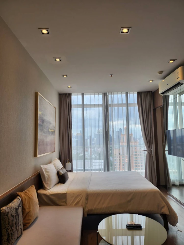 For rent: Park Origin Phrom Phong, ready to move in, 40th floor, high view, great price, hurry and reserve now, don't miss out!