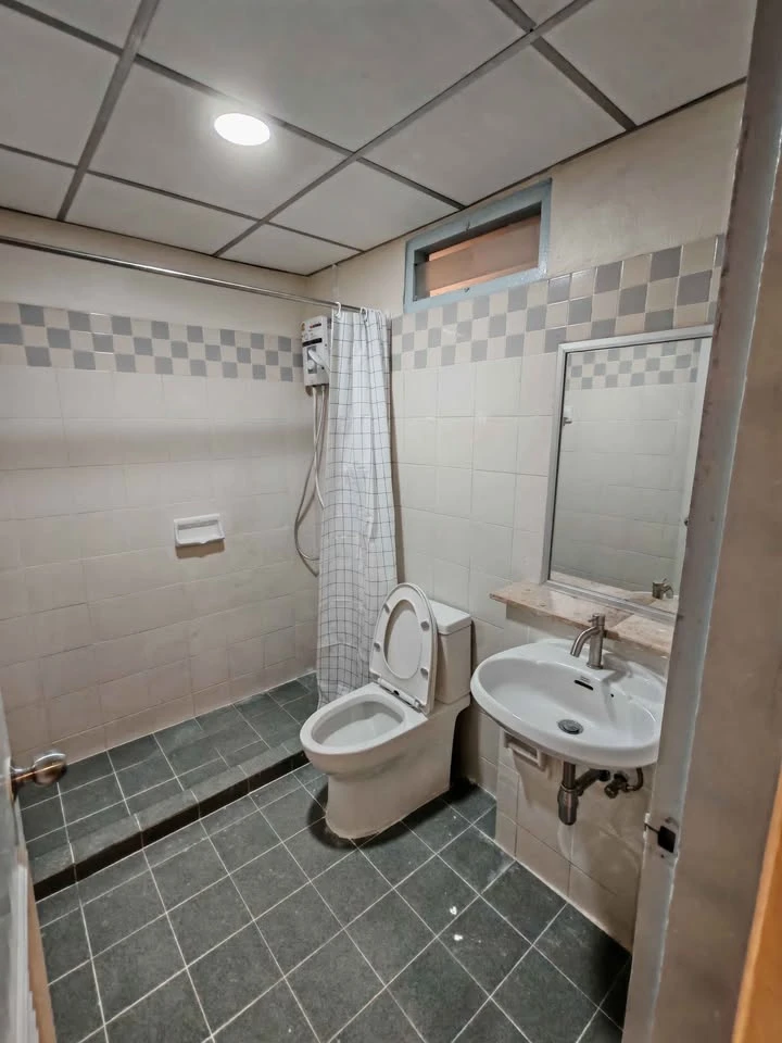 For rent: Parkland Bangna, Building 9, 7th floor. Very spacious room, not cramped at all. Fully furnished. Book now before it's too late!