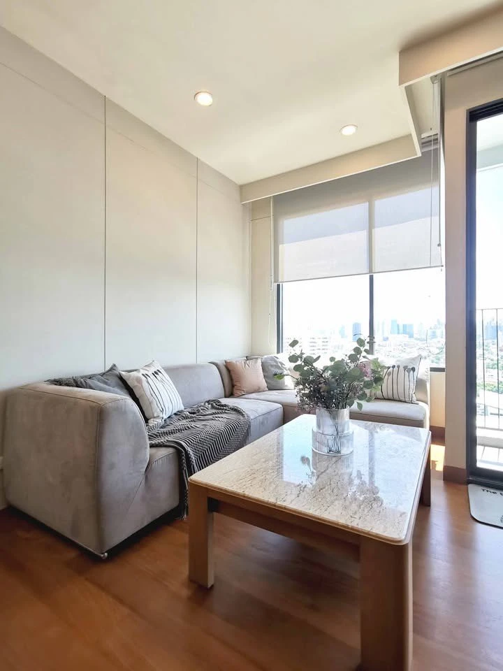 For rent: Parco Condominium, Chao Phraya River view, corner room, beautiful view, quiet, fully furnished, reserve now!