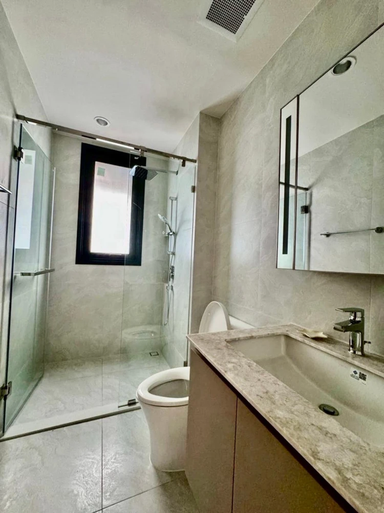 For rent: PINN Research Center, 2nd floor. Beautiful and comfortable room, fully furnished. Book now!