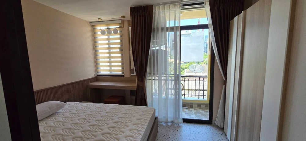 For rent: Pipat Place, 6th floor, fully furnished and equipped with electrical appliances. Reserve now, urgently.