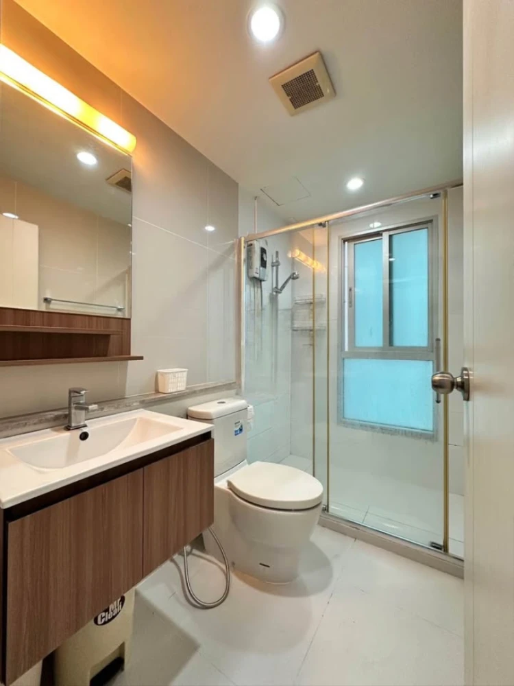For rent: Fuse Chan-Sathorn, 22nd floor, beautiful unobstructed view, 2 bedrooms, 2 bathrooms, nicely decorated. Book now!