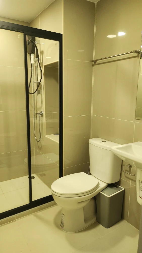 For rent: Monte Rangsit, 2nd floor, fully furnished room, just bring your bag and you can move in immediately. Book now!