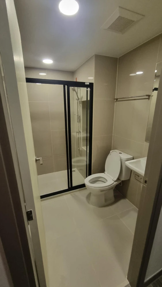 For rent: Monte Rangsit, fully furnished room, comes with furniture and appliances, ready to move in. Reserve now!