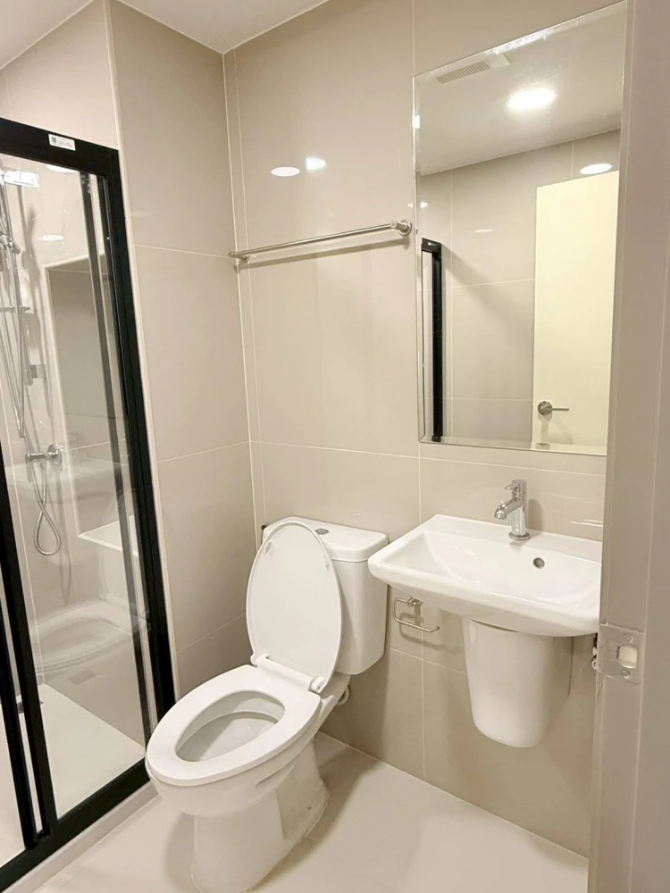 For rent: Monte Rangsit, Building C, common area building, 3rd floor, with good quality electrical appliances. Reserve now.