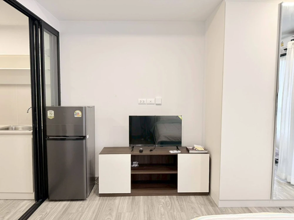 For rent: Monte Rangsit, Building C, common area building, 3rd floor, with good quality electrical appliances. Reserve now.
