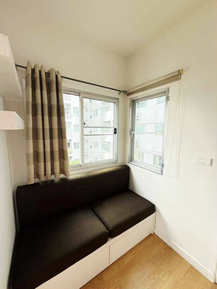 For rent: My Condo Sathorn-Taksin, corner room, bedroom wall not attached to anyone, quiet, no noise disturbance, must book.
